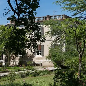 https://la-maison-damedee.hotels-rhonealpes.com